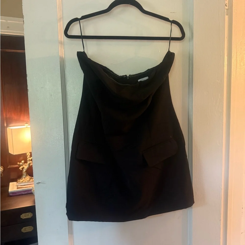 Superdown Classic Black Dress - Picture 1 of 3